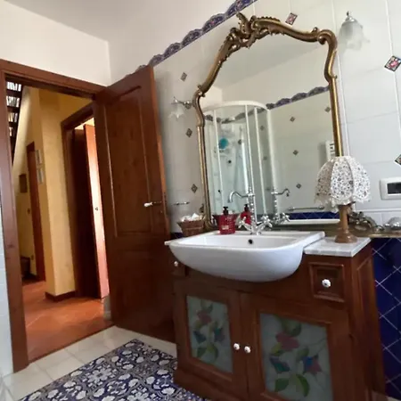 Дом отдыха House Loary